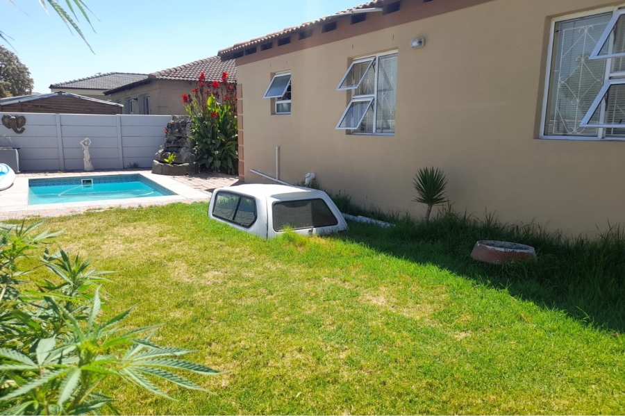 3 Bedroom Property for Sale in Vredelust Western Cape